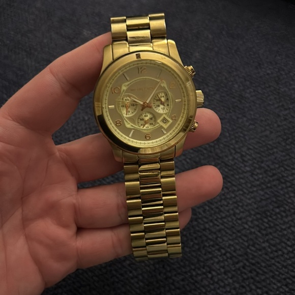 Michael Kors Oversized Gold Tone Runway Watch - Picture 8 of 8